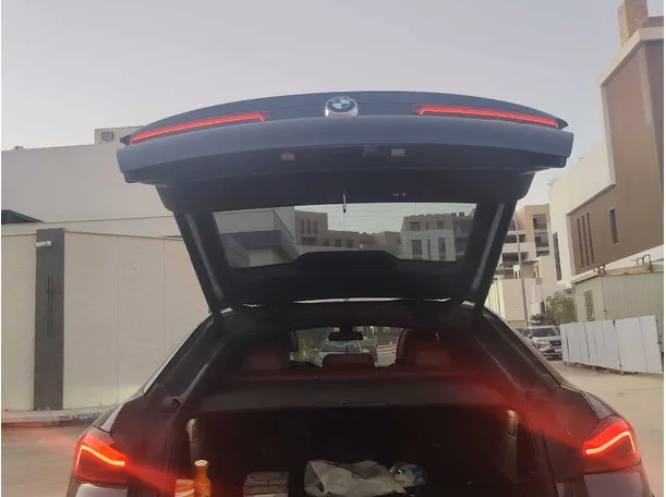 Car image 25