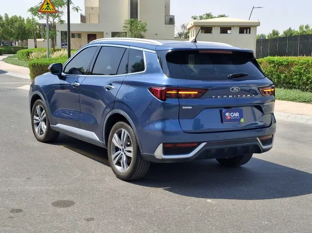Car image 5