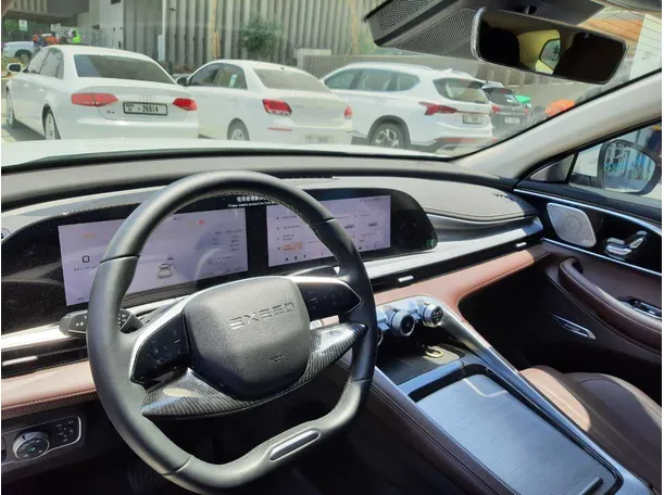 Car image 11