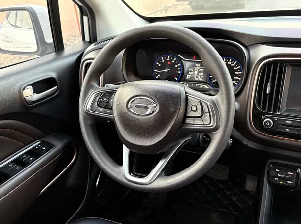 Car image 22
