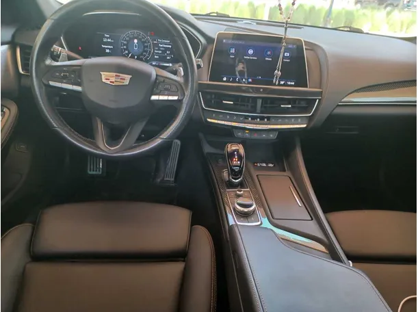 Car image 14