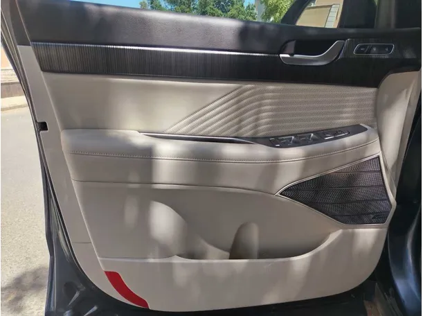 Car image 33