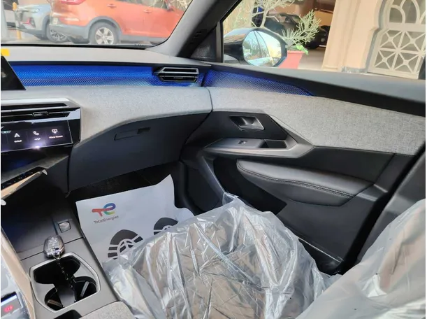 Car image 40