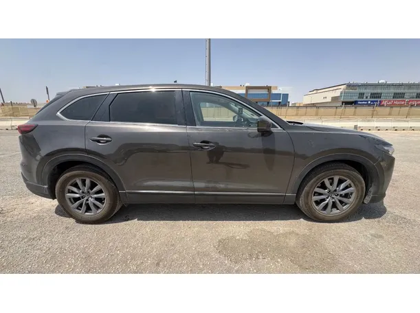 Car image 4