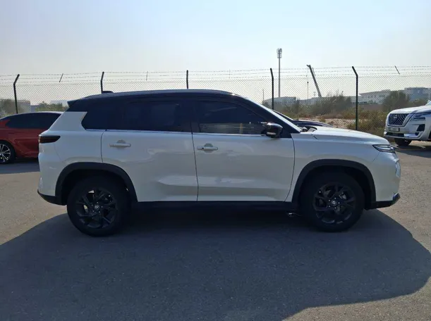 Car image 8