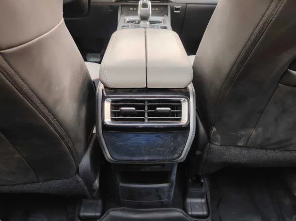 Car image 36