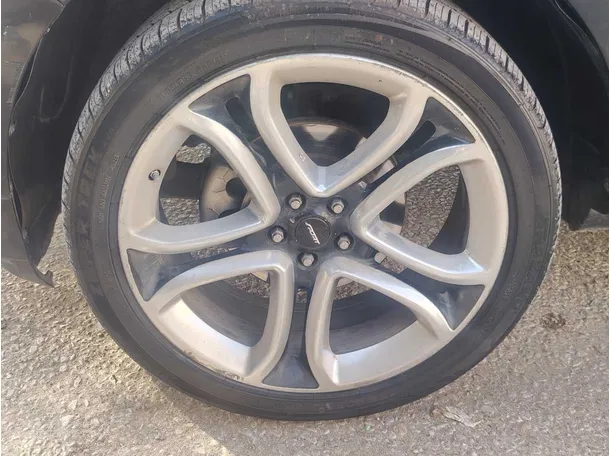 Car image 10