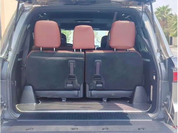 Car image 29