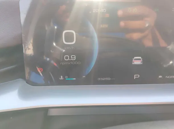 Car image 19