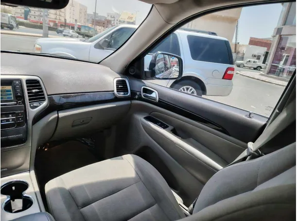 Car image 37
