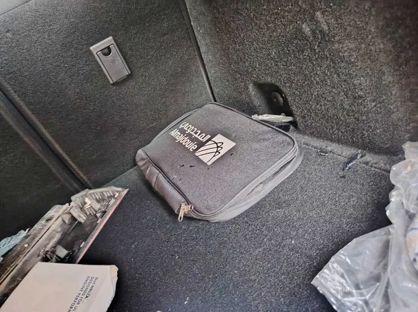 Car image 35