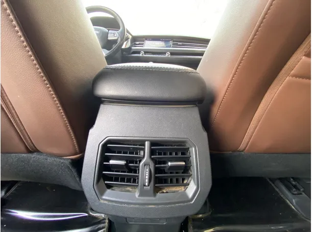 Car image 25
