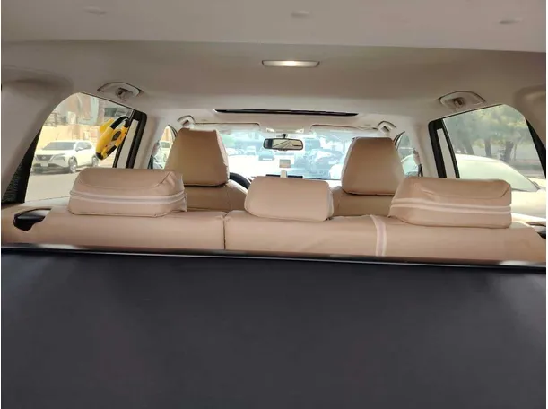 Car image 28