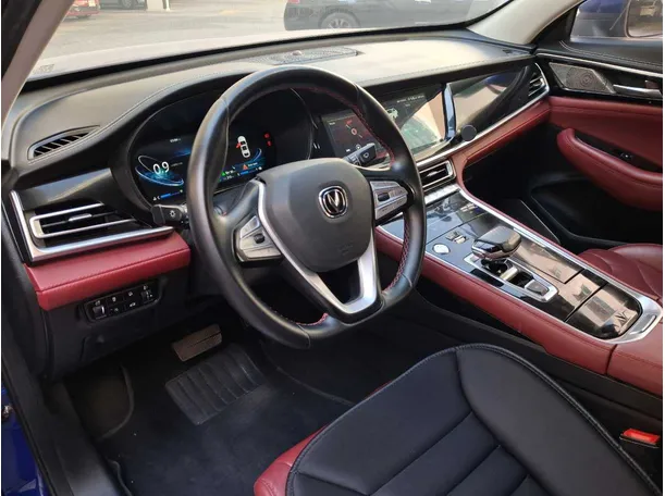 Car image 11