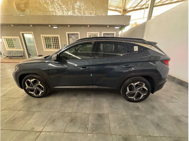 Car image 8
