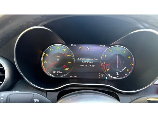 Car image 19