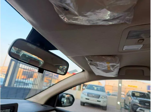 Car image 26