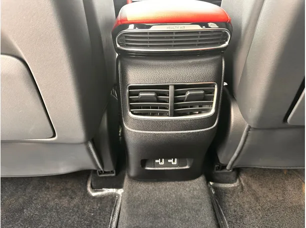 Car image 29