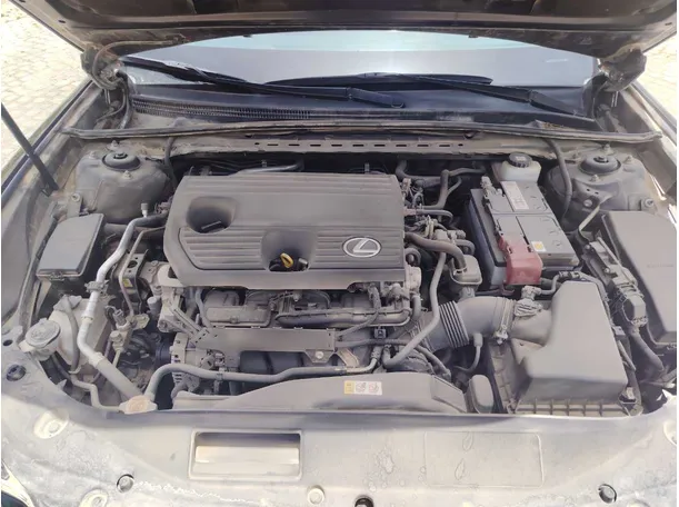 Car image 32