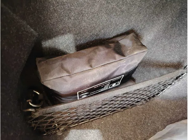 Car image 36