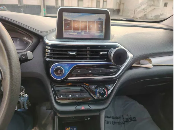 Car image 24