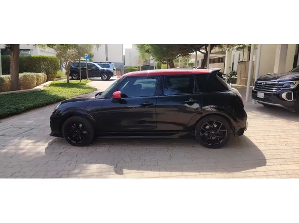 Car image 8