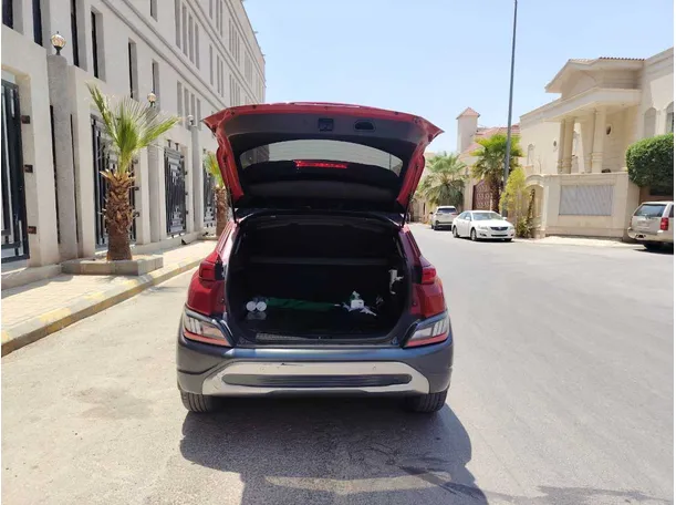 Car image 24
