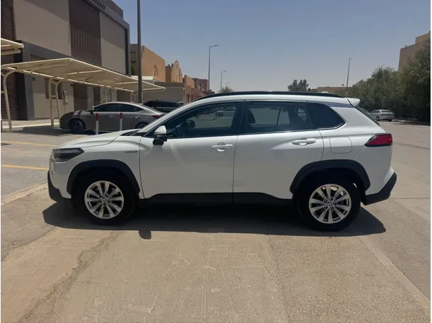 Car image 8