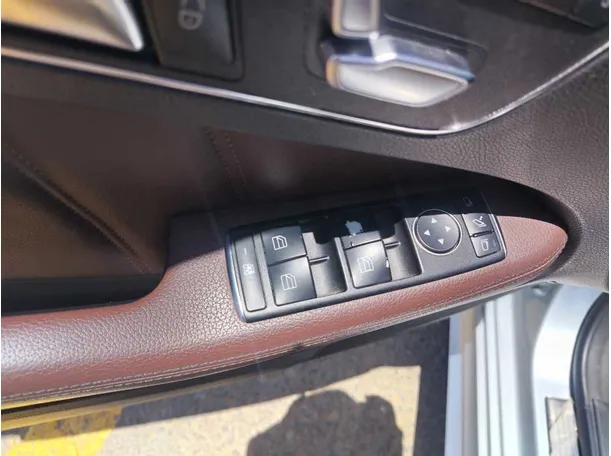 Car image 36
