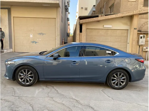 Car image 8