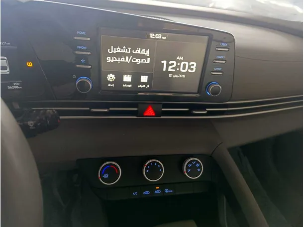 Car image 12