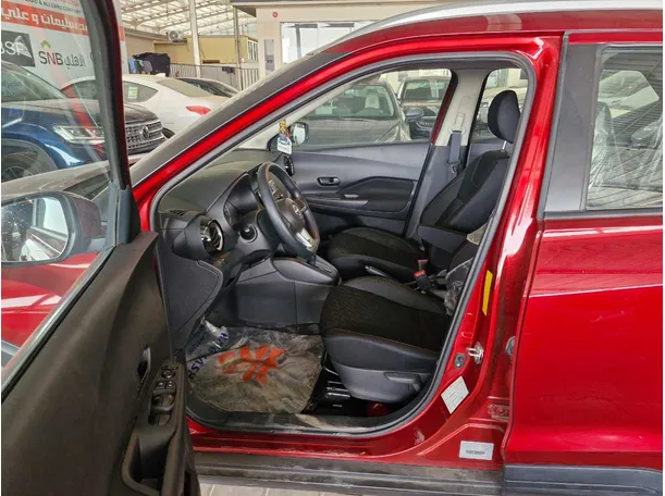 Car image 7