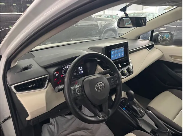 Car image 15