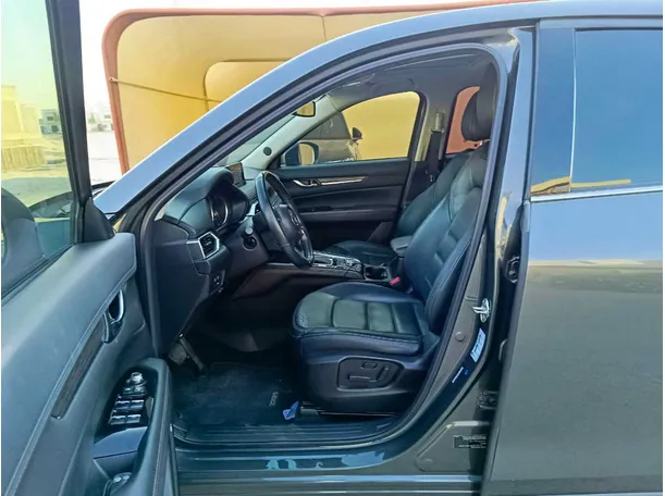 Car image 13