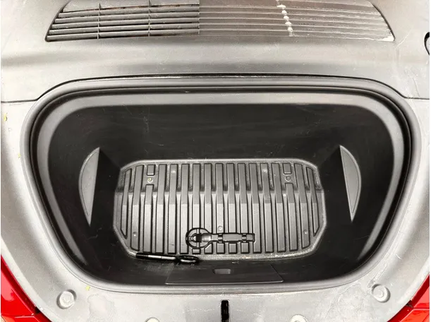 Car image 25