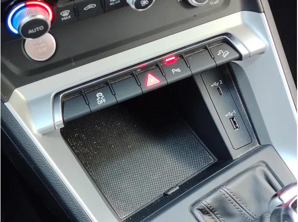 Car image 30