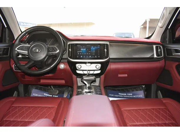 Car image 12