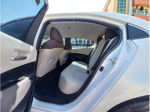 Car image 13