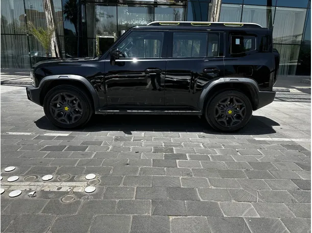 Car image 8