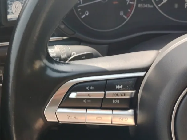 Car image 35