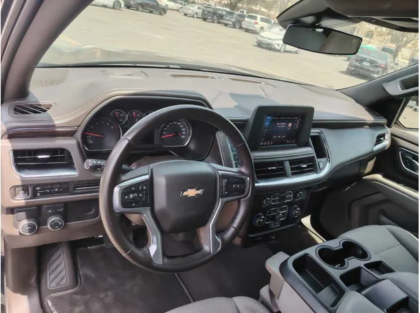 Car image 13