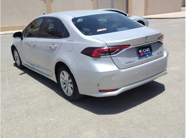 Car image 7
