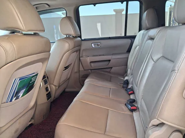Car image 13