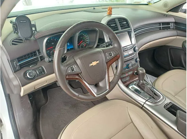 Car image 11