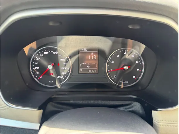 Car image 18