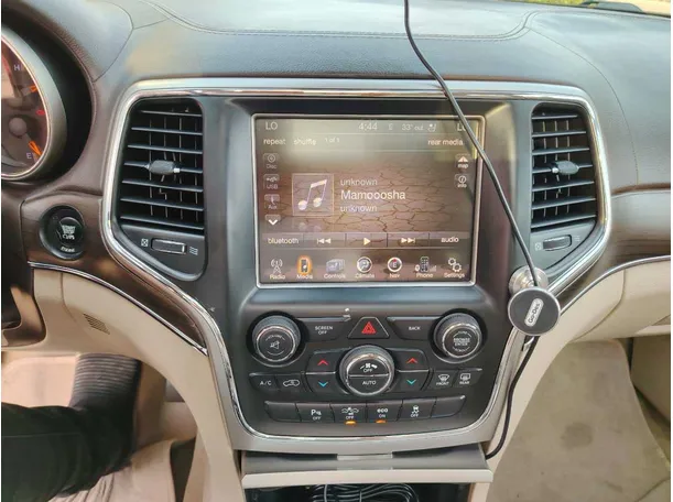 Car image 28