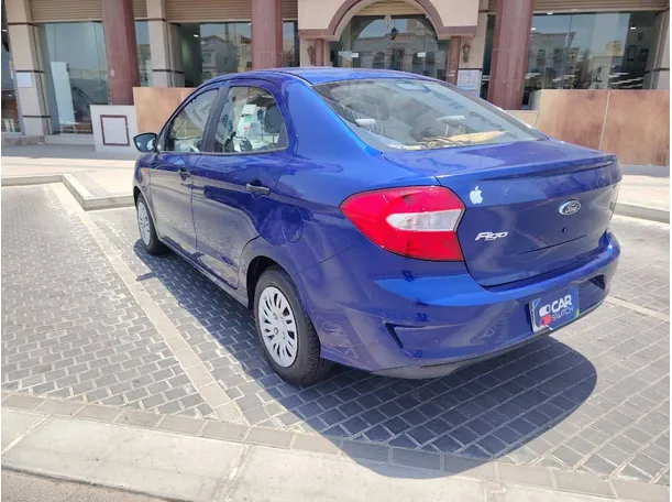Car image 7