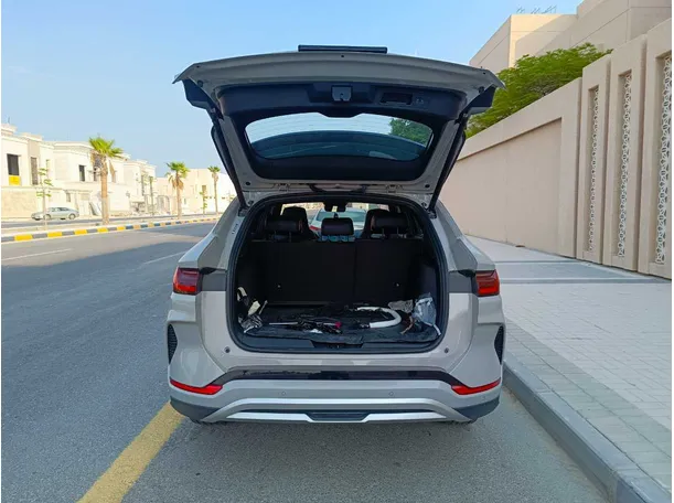 Car image 29