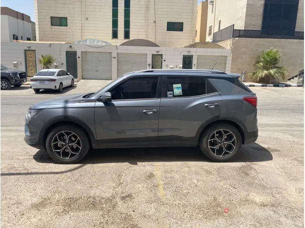 Car image 8