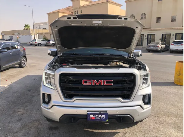 Car image 19